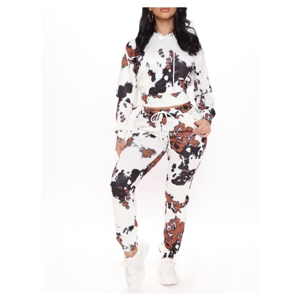 Irresistible Love Jogger Set - Taupe